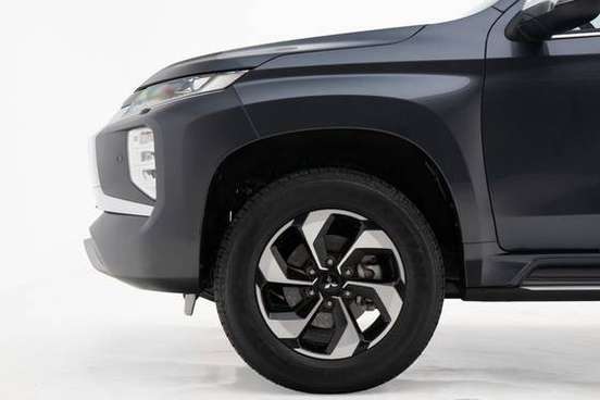 MITSUBISHI-PAJERO SPORT-2024