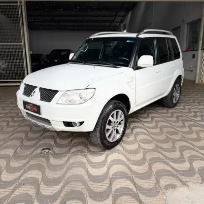 MITSUBISHI-PAJERO TR4-2.0 4X4 16V 140CV FLEX 4P AUTOMÁTICO MITSUBISHI-PAJERO TR4-2014