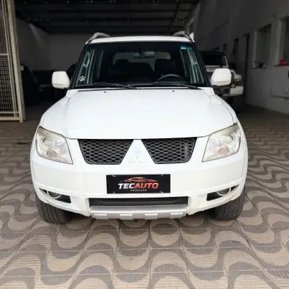 MITSUBISHI-PAJERO TR4-2.0 4X4 16V 140CV FLEX 4P AUTOMÁTICO MITSUBISHI-PAJERO TR4-2014