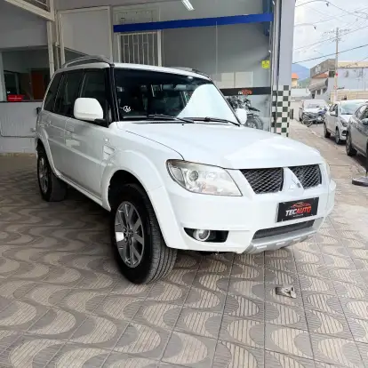 MITSUBISHI-PAJERO TR4-2.0 4X4 16V 140CV FLEX 4P AUTOMÁTICO MITSUBISHI-PAJERO TR4-2014