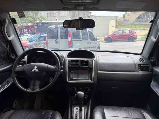 MITSUBISHI-PAJERO TR4-2010