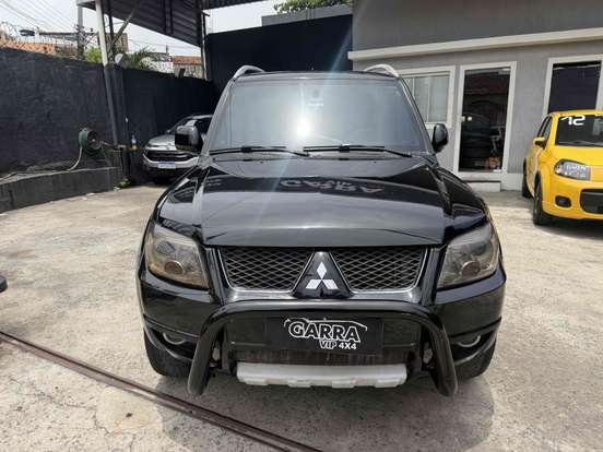 MITSUBISHI-PAJERO TR4-2010