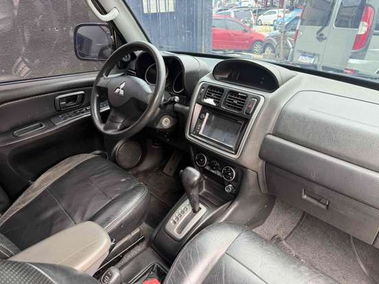 MITSUBISHI-PAJERO TR4-2.0 4X4 16V 140CV FLEX 4P AUTOMÁTICO MITSUBISHI-PAJERO TR4-2010