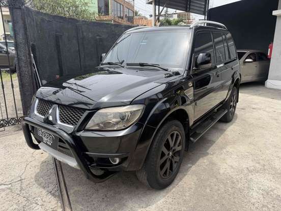 MITSUBISHI-PAJERO TR4-2.0 4X4 16V 140CV FLEX 4P AUTOMÁTICO MITSUBISHI-PAJERO TR4-2010