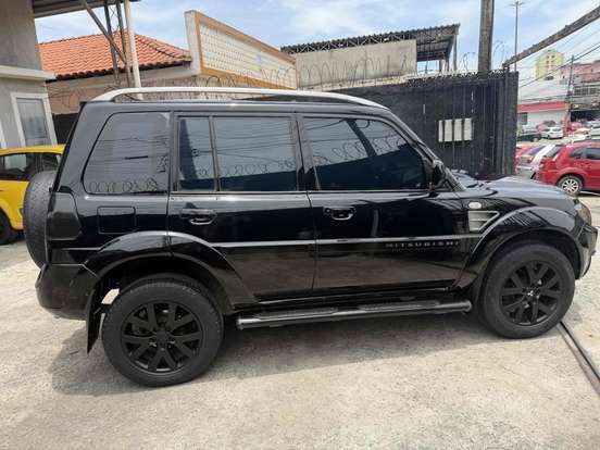 MITSUBISHI-PAJERO TR4-2010