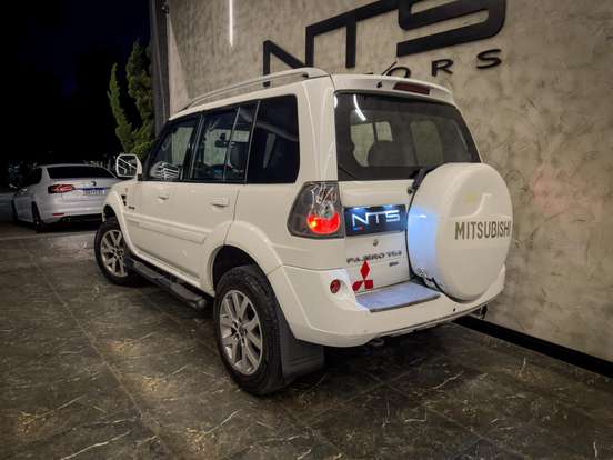 MITSUBISHI-PAJERO TR4-2.0 4X4 16V 140CV FLEX 4P AUTOMÁTICO MITSUBISHI-PAJERO TR4-2014