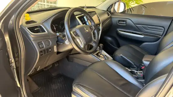 MITSUBISHI-TRITON-2024