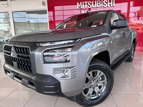 MITSUBISHI TRITON 2.4 BITURBO DIESEL CD GLS AUTOMÁTICO