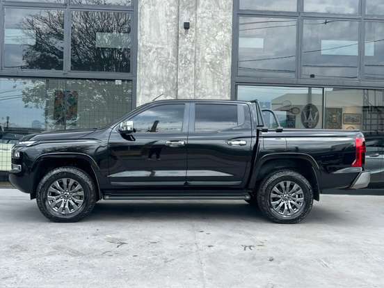 MITSUBISHI-TRITON-2.4 BITURBO DIESEL CD HPE 4X4 AUTOMÁTICO MITSUBISHI-TRITON-2025