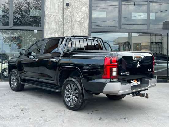 MITSUBISHI-TRITON-2.4 BITURBO DIESEL CD HPE 4X4 AUTOMÁTICO MITSUBISHI-TRITON-2025