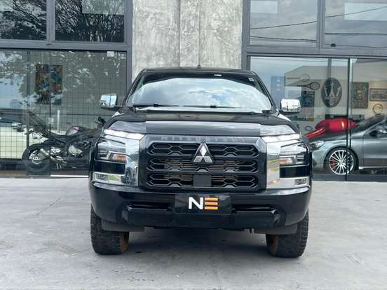 MITSUBISHI-TRITON-2.4 BITURBO DIESEL CD HPE 4X4 AUTOMÁTICO MITSUBISHI-TRITON-2025
