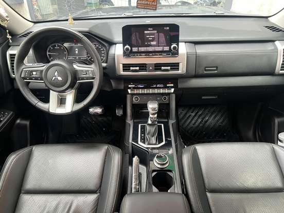 MITSUBISHI-TRITON-2.4 BITURBO DIESEL CD HPE 4X4 AUTOMÁTICO MITSUBISHI-TRITON-2025