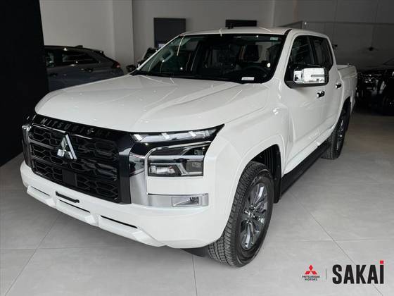 MITSUBISHI TRITON 2.4 BITURBO DIESEL CD HPE 4X4 AUTOMÁTICO