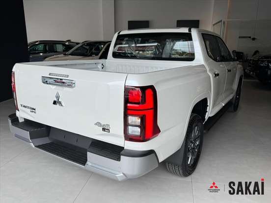 MITSUBISHI-TRITON-2026