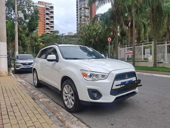 MITSUBISHI-ASX-2014