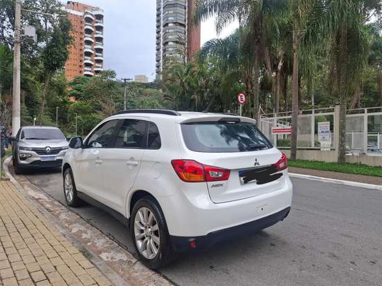MITSUBISHI-ASX-2014