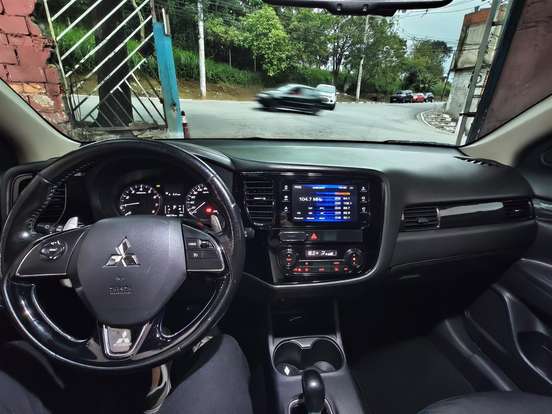 MITSUBISHI-OUTLANDER-2.0 16V GASOLINA 4P AUTOMÁTICO MITSUBISHI-OUTLANDER-2016