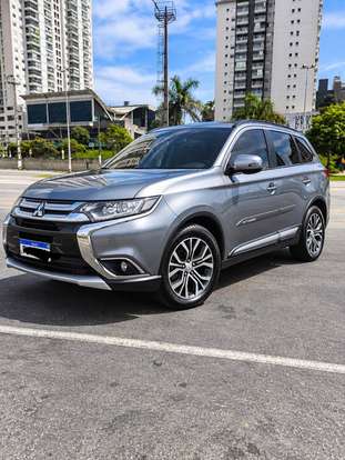 MITSUBISHI-OUTLANDER-2016