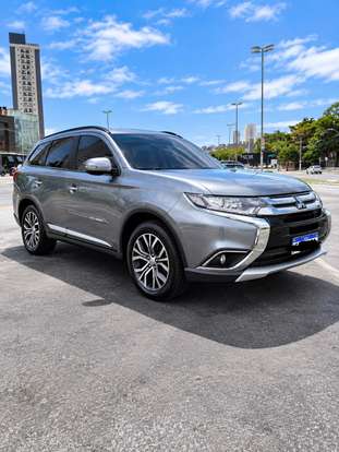 MITSUBISHI-OUTLANDER-2016