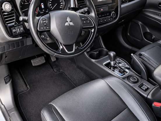 MITSUBISHI-OUTLANDER-2.0 16V GASOLINA 4P AUTOMÁTICO MITSUBISHI-OUTLANDER-2016