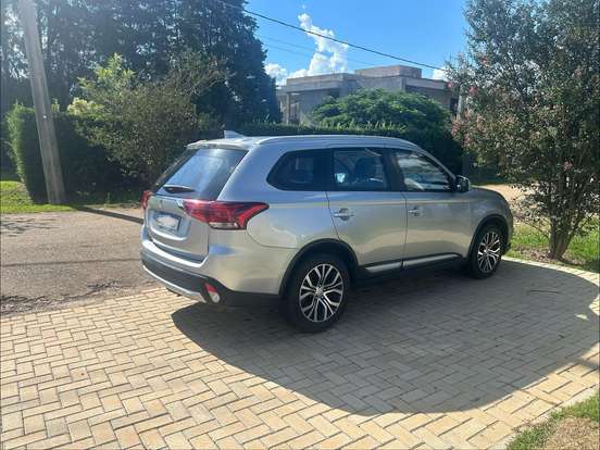 MITSUBISHI-OUTLANDER-2017