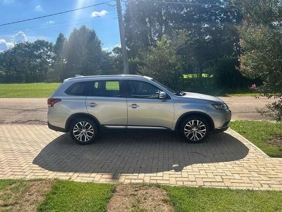 MITSUBISHI-OUTLANDER-2017