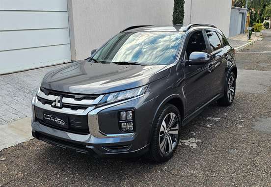 MITSUBISHI-OUTLANDER-2021