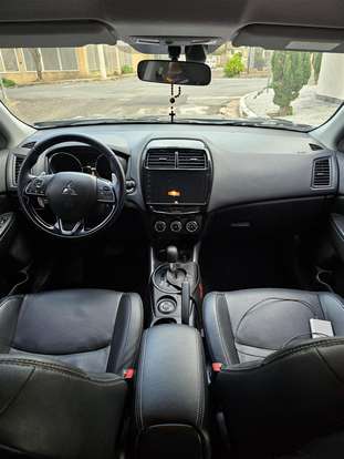 MITSUBISHI-OUTLANDER-2021