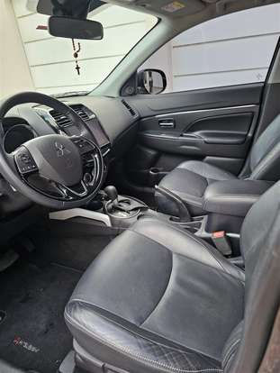 MITSUBISHI-OUTLANDER-2021