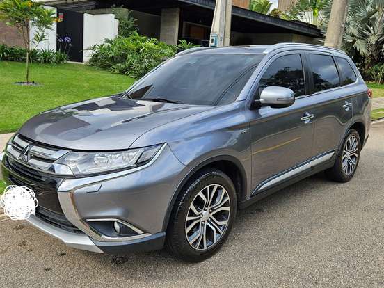 MITSUBISHI-OUTLANDER-2018
