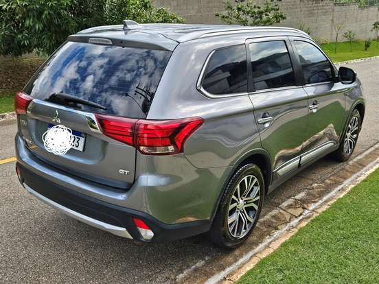 MITSUBISHI-OUTLANDER-3.0 GT 4X4 V6 24V GASOLINA 4P AUTOMÁTICO MITSUBISHI-OUTLANDER-2018
