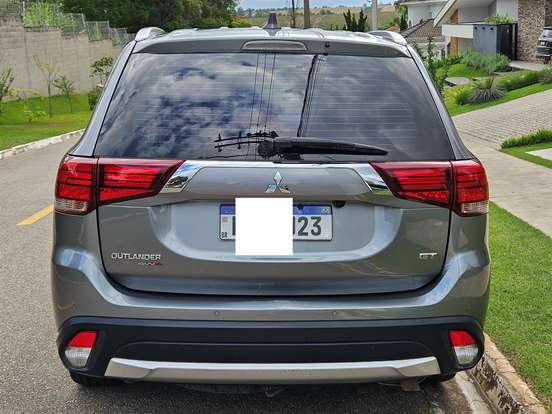 MITSUBISHI-OUTLANDER-2018