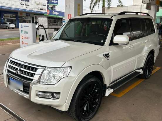 MITSUBISHI-PAJERO-3.2 HPE S 4X4 7 LUGARES 16V TURBO INTERCOOLER DIESEL 4P AUTOMÁTICO MITSUBISHI-PAJERO-2015