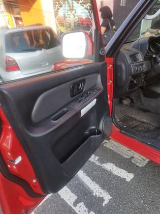 MITSUBISHI PAJERO TR4 2.0 4X4 16V 140CV FLEX 4P AUTOMÁTICO