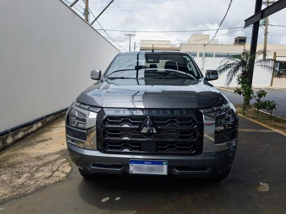 MITSUBISHI TRITON 2.4 BITURBO DIESEL CD HPE 4X4 AUTOMÁTICO