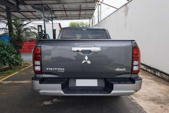 MITSUBISHI-TRITON-2025