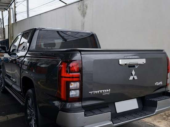 MITSUBISHI-TRITON-2.4 BITURBO DIESEL CD HPE 4X4 AUTOMÁTICO MITSUBISHI-TRITON-2025