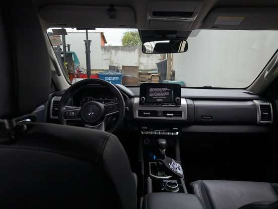 MITSUBISHI-TRITON-2025