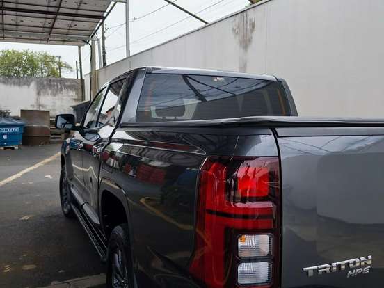 MITSUBISHI-TRITON-2.4 BITURBO DIESEL CD HPE 4X4 AUTOMÁTICO MITSUBISHI-TRITON-2025