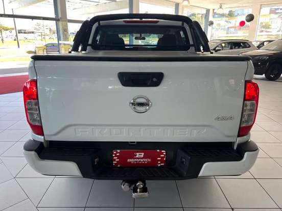 NISSAN-FRONTIER-2022