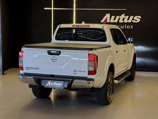 NISSAN-FRONTIER-2021