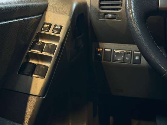 NISSAN-FRONTIER-2012