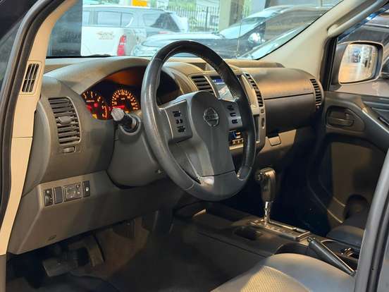NISSAN-FRONTIER-2012