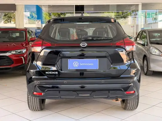 NISSAN-KICKS-2023