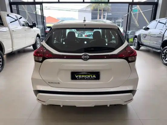 NISSAN-KICKS-2023