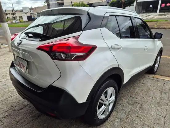 NISSAN-KICKS-2020