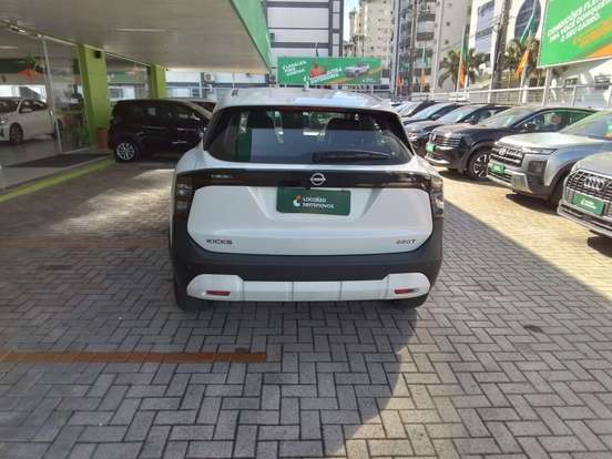 NISSAN-KICKS-2025
