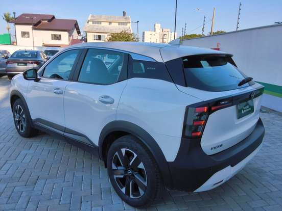 NISSAN-KICKS-2025
