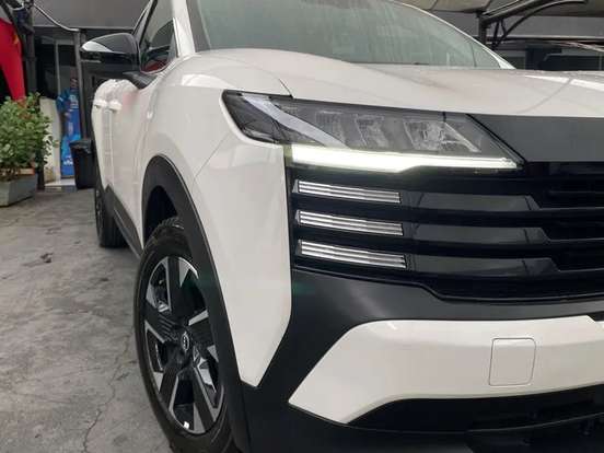 NISSAN-KICKS-2025