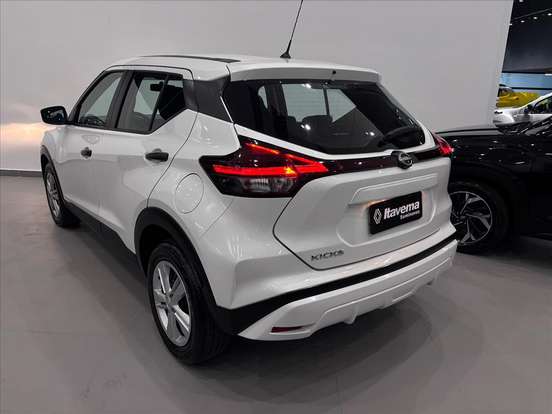 NISSAN-KICKS-2023